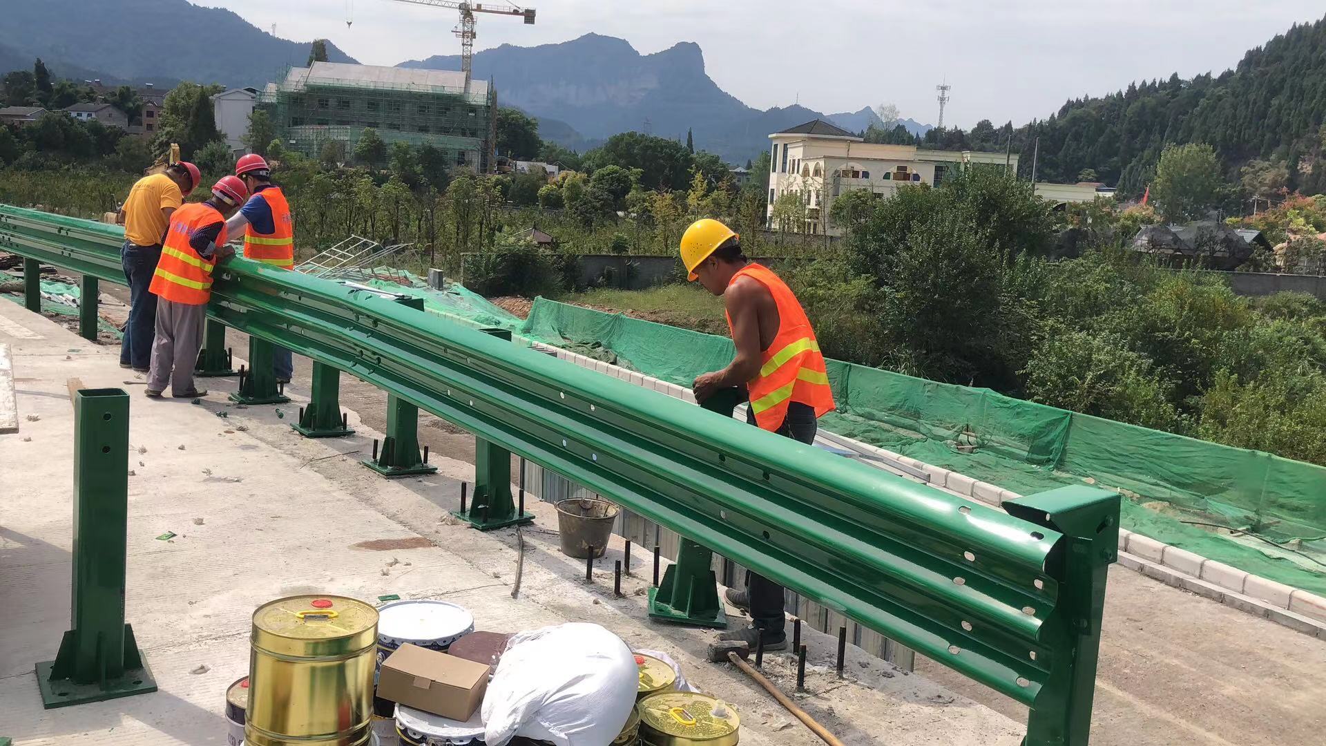 安岳县高速公路波形护栏热镀锌波形护栏 - 推荐